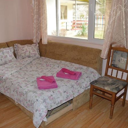 Къща за гости Дъга Cherni Osum Экстерьер фото