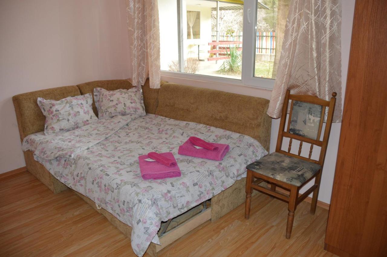 Къща за гости Дъга Cherni Osum Экстерьер фото