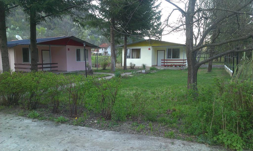 Къща за гости Дъга Cherni Osum Экстерьер фото